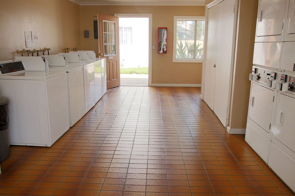 4-LaundryRoom-1